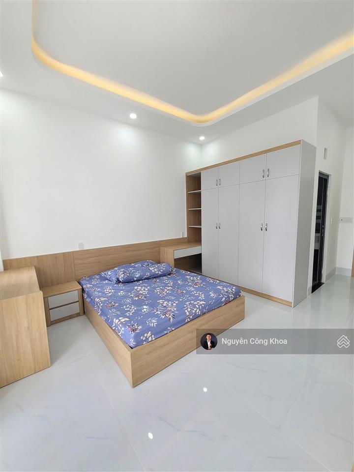 Bán nhà đúc 3 tấm hoàn công, 4 phòng ngủ, tặng nội thất, kdc p.bình chuẩn, tp.thuận an