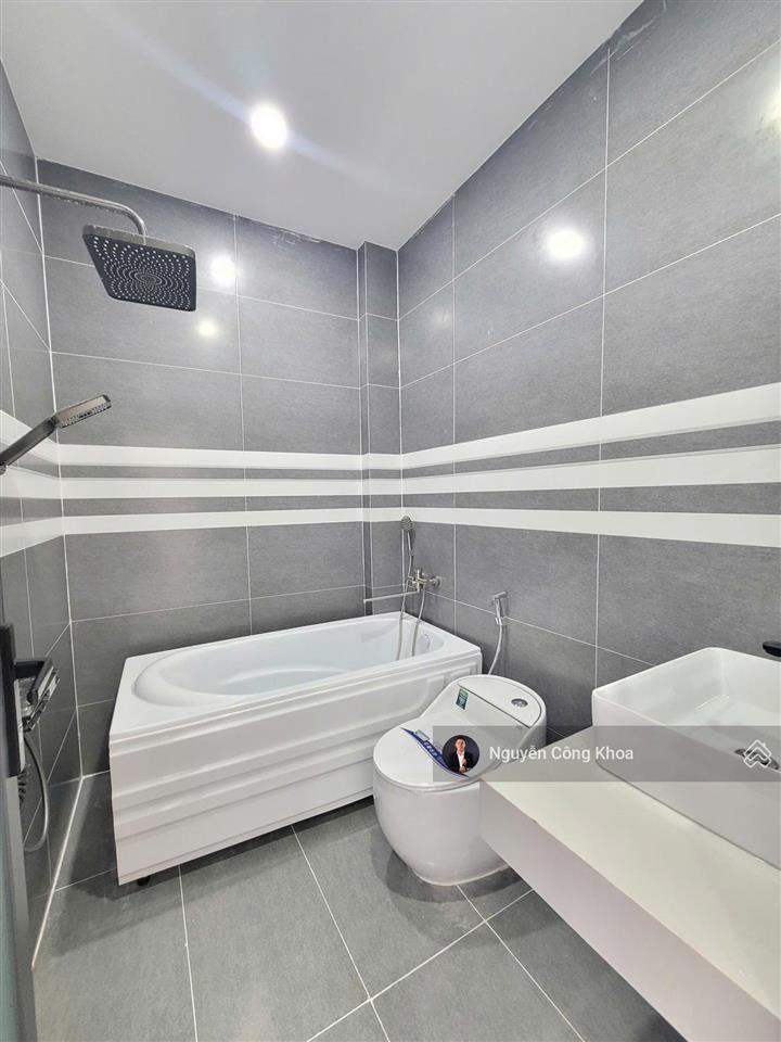 Bán nhà đúc 3 tấm hoàn công, 4 phòng ngủ, tặng nội thất, kdc p.bình chuẩn, tp.thuận an