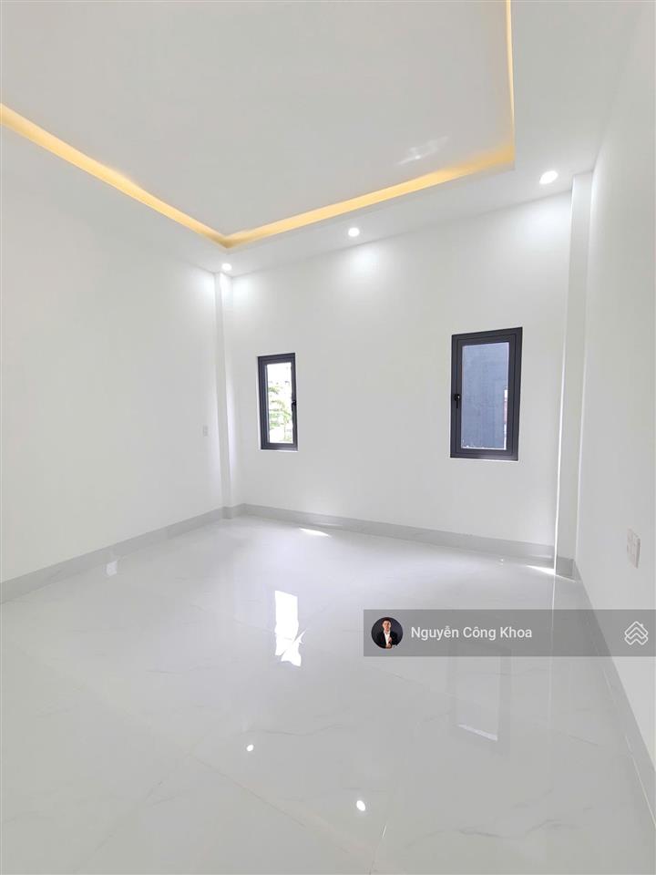 Bán nhà đúc 3 tấm hoàn công, 4 phòng ngủ, tặng nội thất, kdc p.bình chuẩn, tp.thuận an
