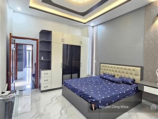 Bán nhà 1 trệt 2 lầu đối diện công viên, 4 phòng ngủ, full nội thất, kdc p.bình chuẩn, tp.thuận an