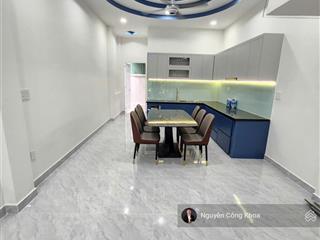 Bán nhà đúc 3 tấm, 4 phòng ngủ, mặt tiền kinh doanh ngay đầu cổng kdc p.bình chuẩn, tp.thuận an