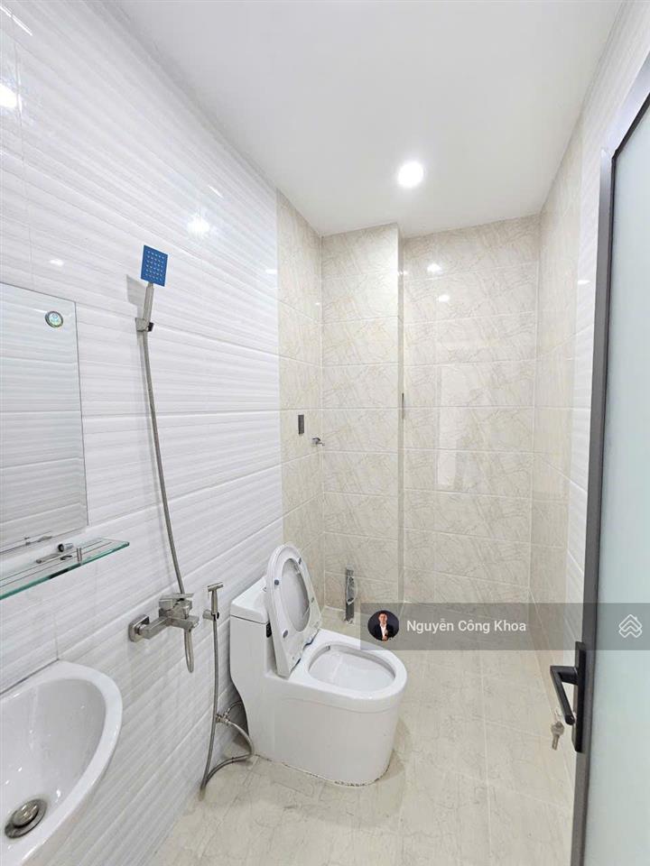 Bán nhà đúc 4 tầng hoàn công, 5 phòng ngủ, đường trục chính kdc gần thủ đức 5km, p.bình an, dĩ an