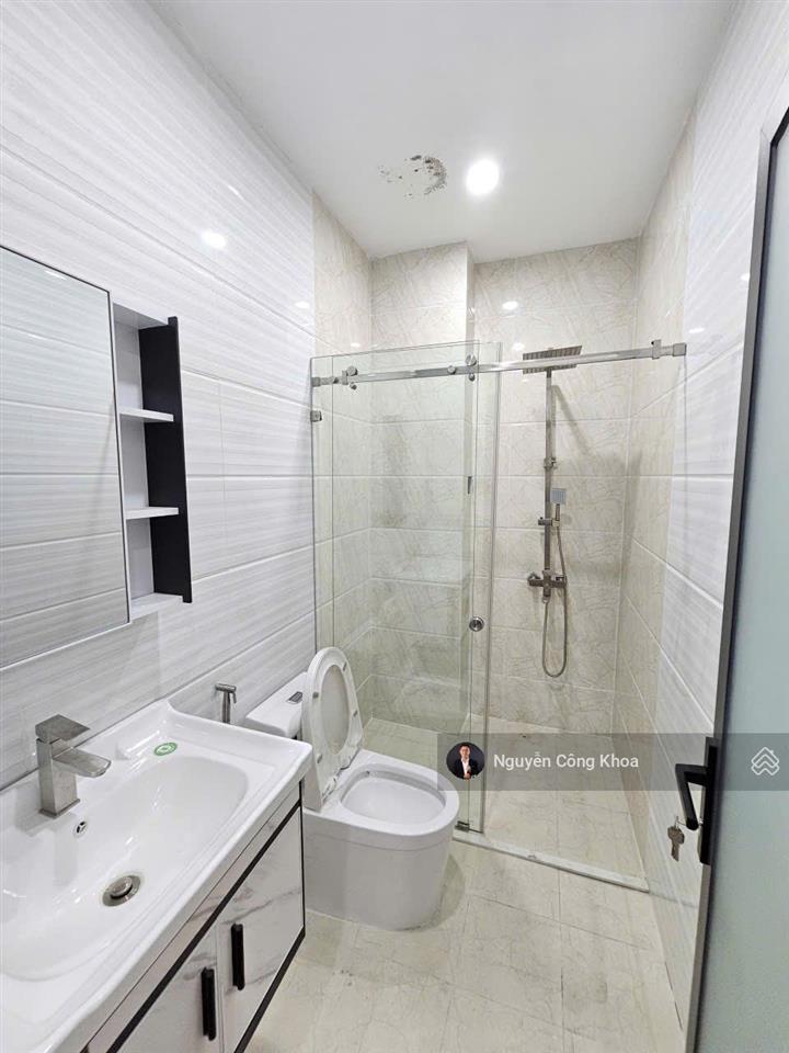 Bán nhà đúc 4 tầng hoàn công, 5 phòng ngủ, đường trục chính kdc gần thủ đức 5km, p.bình an, dĩ an