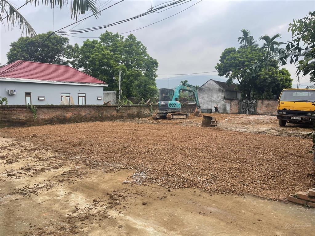 Chính chủ gửi blô ,238m 2 mặt tiền 10m trung tâm xã phú cát( hoà thạch cũ), hà nội. chạy bộ r