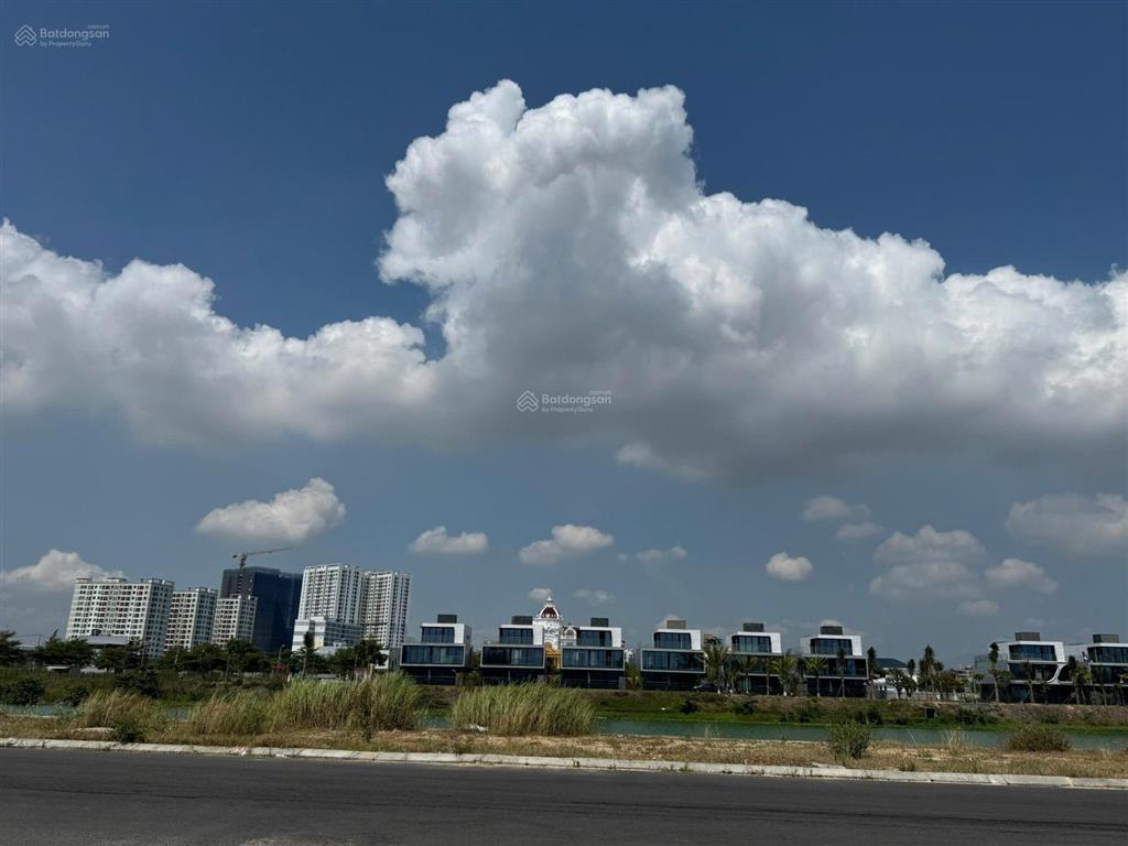 Bán cặp đất 200m2 đường 7m5 đối diện công viên, giáp lưng dãy biệt thự ven sông cổ cò rất đẹp