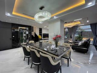 Bán biệt thự cao cấp hiện đại có thang máy  lô góc 2mt siêu vip gần sông hàn khu nam việt á