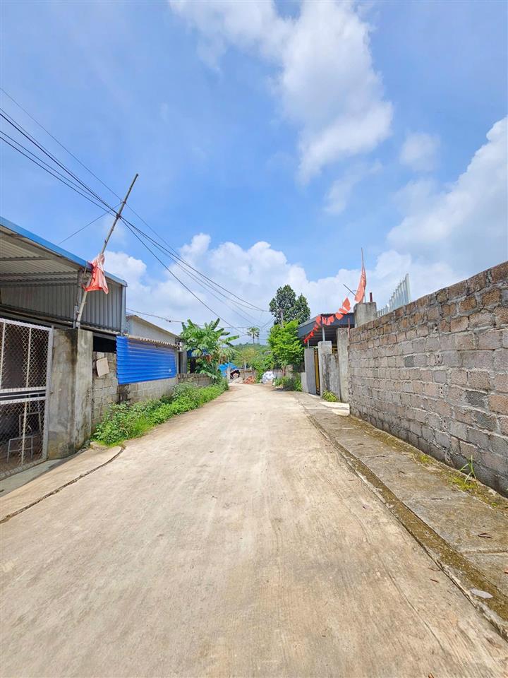 Cần bán lô đất s= 100,6m2 full thổ cư, sát khu công nghiệp, tiềm năng tăng giá tốt, pháp lý rõ ràng