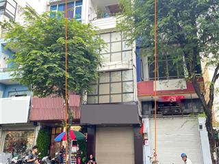 Mặt tiền sư vạn hạnh  nhà mới 3 lầu.