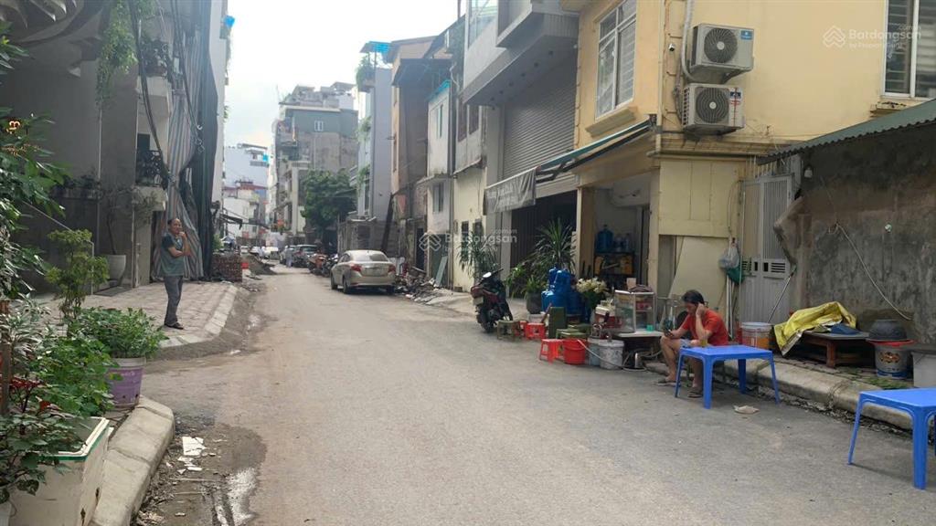 Chính chủ cần bán mảnh đất tt quận ba đình 50m2, mặt tiền 5.9m giá 22,5 tỷ.  0904 883 ***