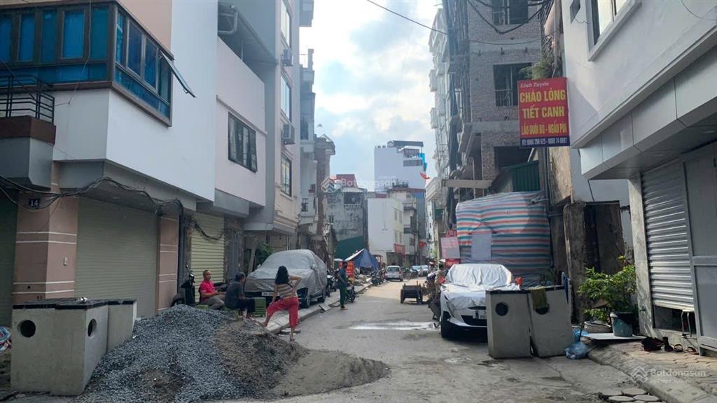 Chính chủ cần bán mảnh đất tt quận ba đình 50m2, mặt tiền 5.9m giá 22,5 tỷ.  0904 883 ***