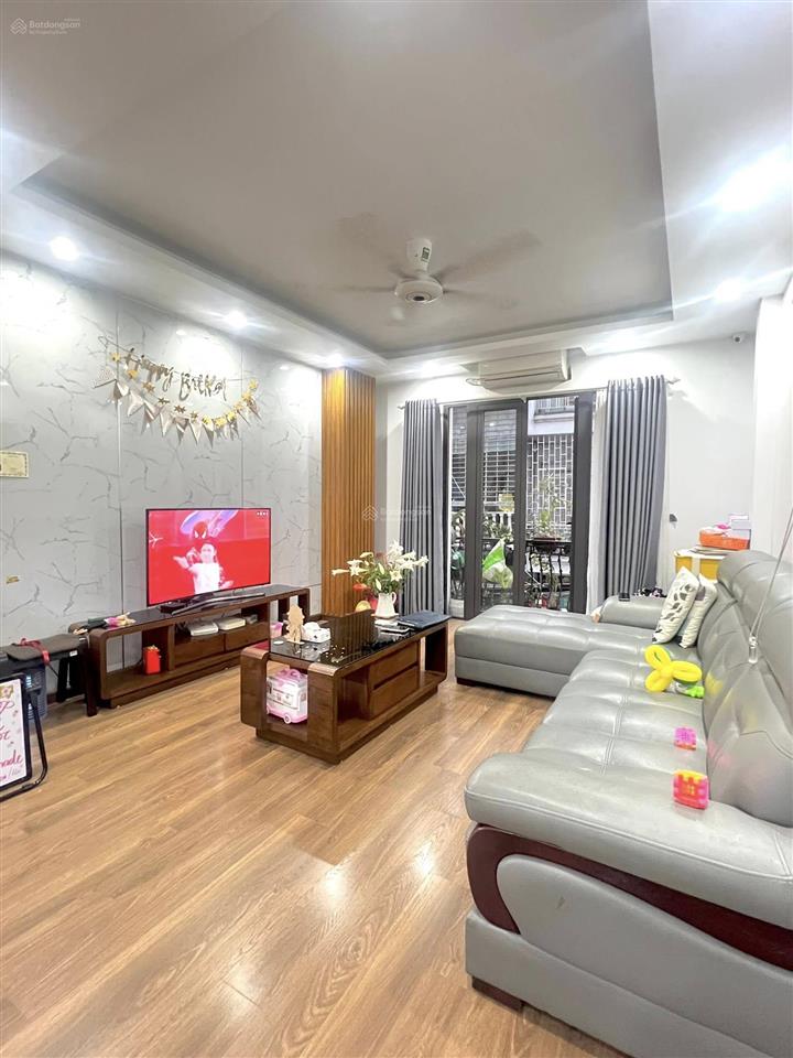 Bán nhà phố văn miếu 45m2,5 tầng, mặt tiền 4m, ô tô vào nhà, phân lô ô tô đỗ trước cửa 24/7