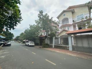 Cho thuê nhà kdc trung sơn 8x20m đường lớn đối diện công viên nhà đẹp, giá 45 tr/tháng