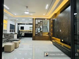 Xuất hiện một căn villa đường lạch tray xây mới, lô góc ô tô đỗ cửa