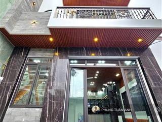 Mở bán căn 4 tầng sân cổng riêng, xây mới độc lập phố hồ sen oto đỗ cổng gần mặt đường