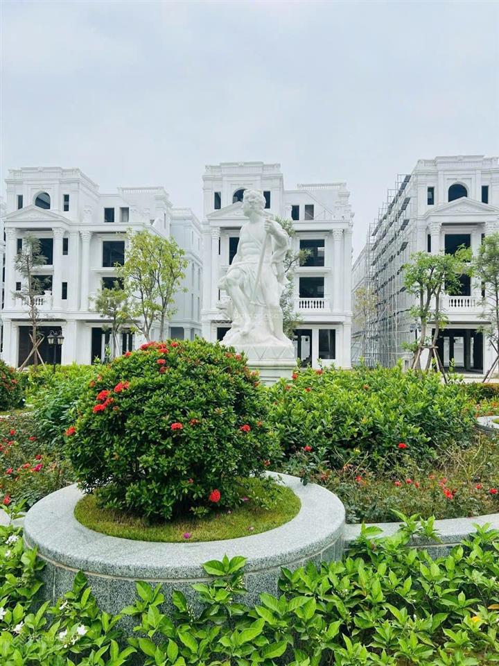 Mở bán biệt thự long biên golf villas 218  545m²  sổ   pkd 0906 388 ***