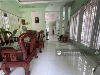 Chủ cần bán 1233m2 mặt tiền đường trường mẫu giáo quỳnh anh, gần chợ hưng long, giá 10tỷ5 tl