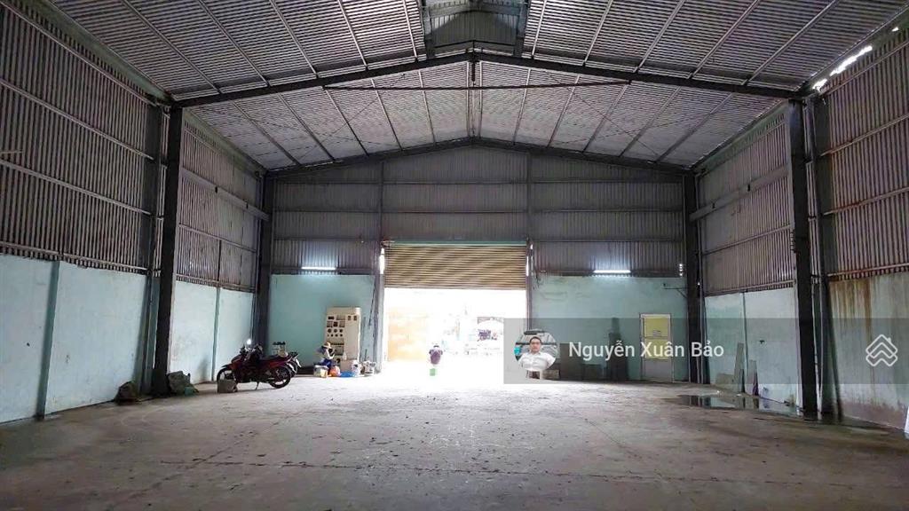 Chính chủ gửi bán kho mặt tiền đường đoàn nguyễn tuấn, 900mv có 300 thổ. giá 22ty5. 0909 805 ***