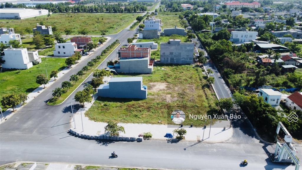Chính chủ gửi cần bán 100m2 mặt tiền đường 24m trục chính từ cổng khu dân cư an hạ vào, giá 2 tỷ 8