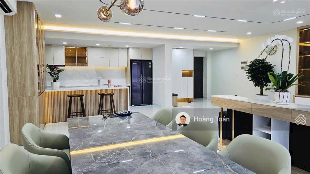 Bán căn hộ happy valley quận 7, 135m2, view sân golf. có ô xe. giá 9 tỷ. 0947 800 ***