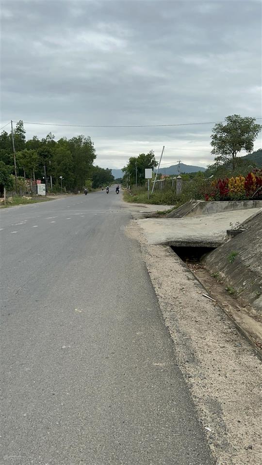 Bán đất 1871m2 tại tỉnh lộ 5 ninh hòa, khánh hòa, 950 triệu có 60m2 thổ cư thương lượng giảm