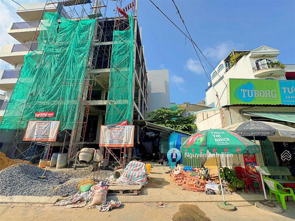 Đất mặt tiền đường nhánh quốc lộ 13 cũ. dt 101,8m2  được xây cao tầng có hầm