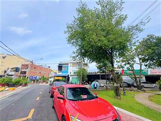 Đất mt ngang 13m  đối diện công viên  cách phạm văn đồng 50m. đường thông, trải nhựa 6m.