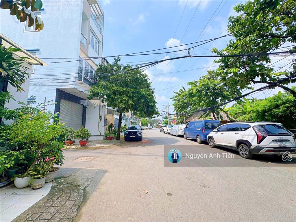 Đất thổ cư ngay kdc hồng long  đối diện trường cđ bách khoa  ngang 4,5m xây nhà rộng rãi