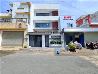 Bán gấp nhà phố ngang 8m  có hầm & thang máy  ngay khu bên sông tttm giga mall phạm văn đồng