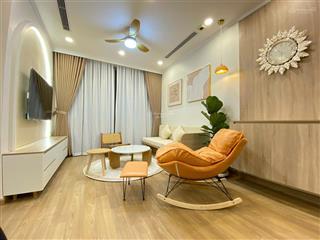 Bán gấp căn 3 pn 100m2,giá 8x tỷ, full nội thất đẹp ở ngay, toà discovery complex 0906 241 ***