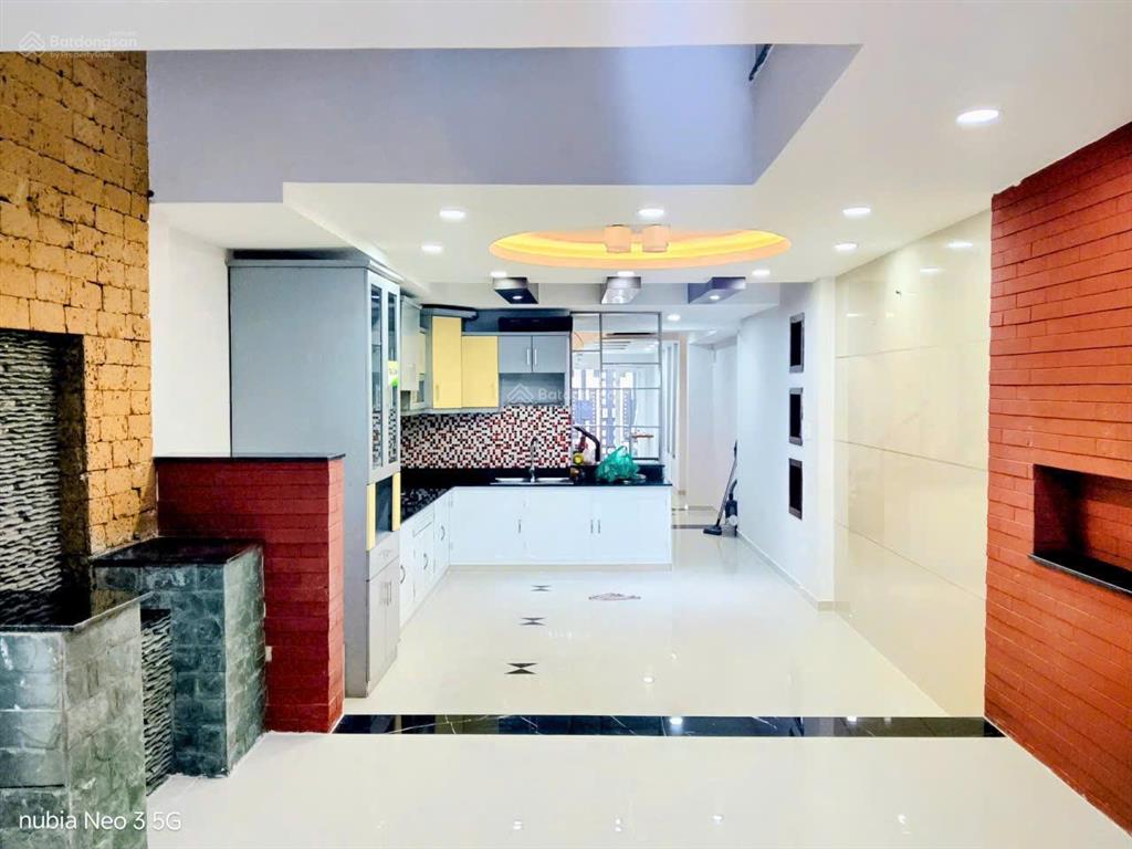 17 tỷ  toà nhà 2 mặt tiền nhựa 8m ngay đầm sen (5.5x20m, 6 tầng) phù hợp kinh doanh