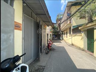 Bán nhà riêng 3 tầng, 3 mặt tiền, ngõ ô tô, kinh doanh sầm uất, gần đường 2.5, đầy đủ tiện ích