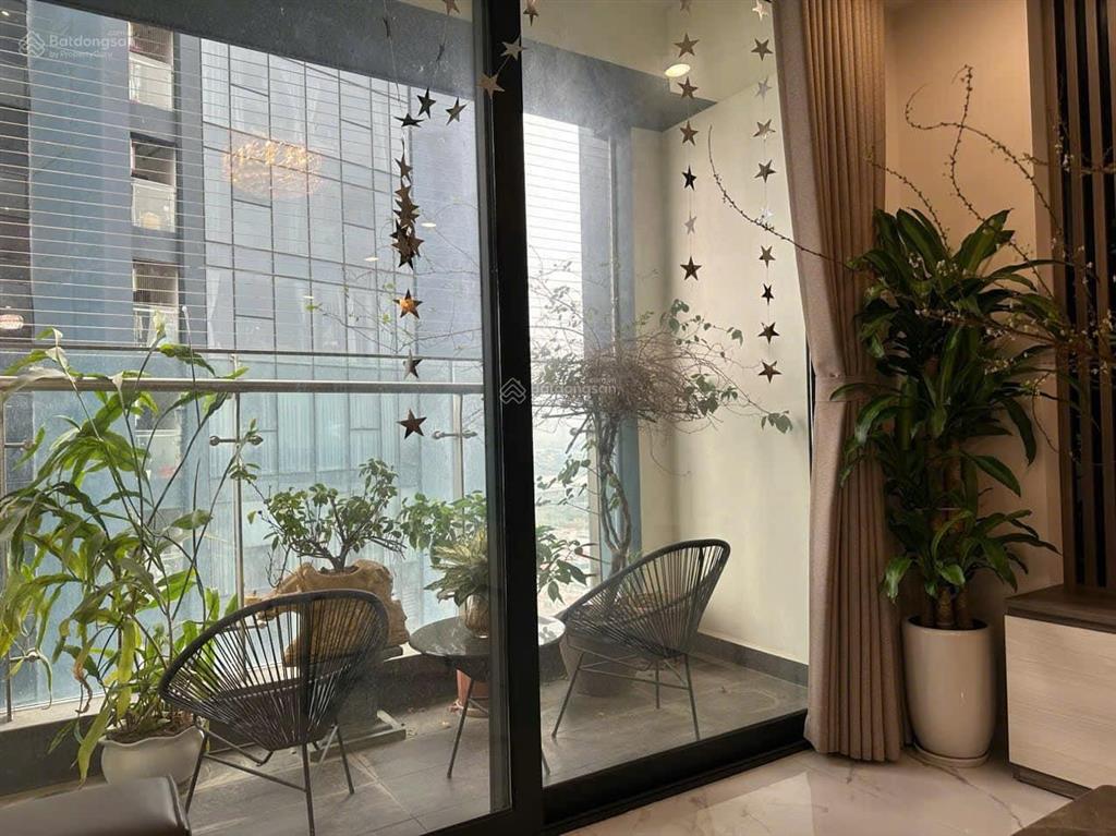 Chính chủ bán chung cư hoàng quốc việt 2 phòng ngủ 4,6 tỷ, 0382 276 ***