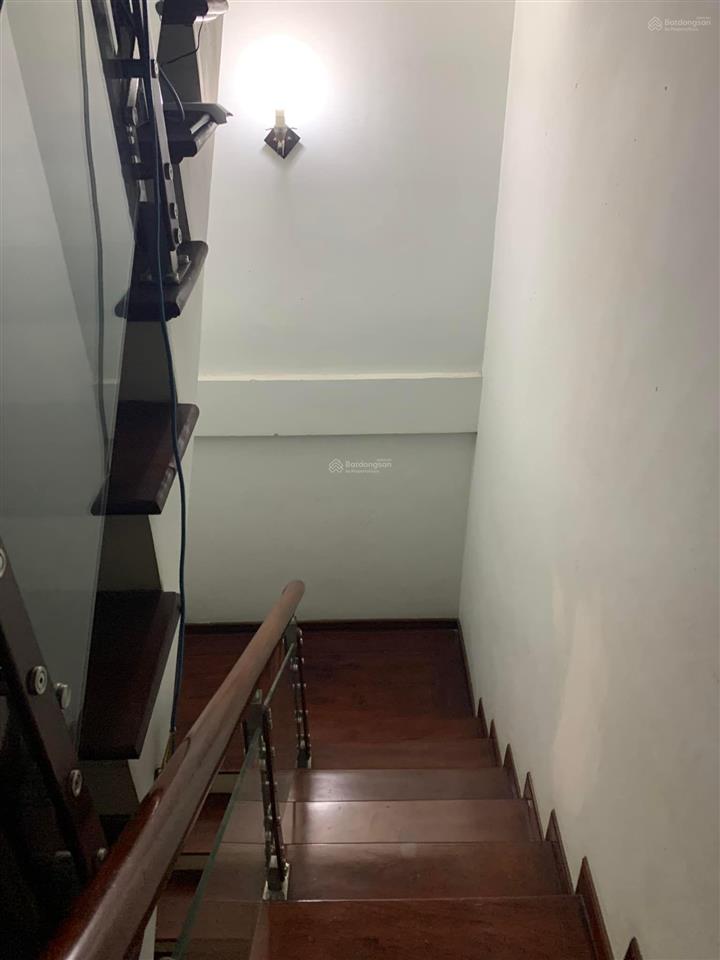 Cho thuê nhà phân lô ngõ 165/23 dương quảng hàm 50m2x5t 18 triệu, 7pn, 4wc 0382 276 ***