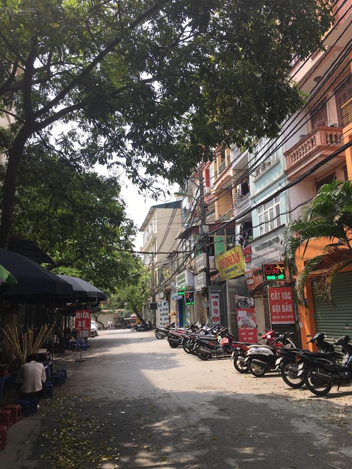 Cho thuê nhà phân lô 165 dương quảng hàm, 50m2 x 5 tầng giá 18tr 0382 276 ***