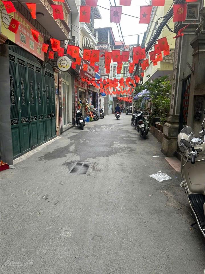 Bán nhà lô góc 44m2 x 5t giá 13ty ngõ 21 nguyễn văn huyên, 165 dương quảng hàm 0382 276 ***