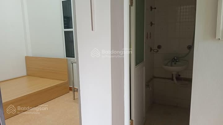 Cho thuê phòng trọ phú diễn . dt.15 m2 kk . độc lâp. giá thuê 2,2 tr / 1 tháng