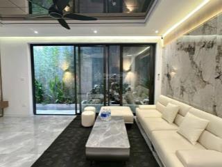 Cực hiếm! nhà mặt phố trần quốc hoàn, kinh doanh đỉnh, 45m2x4t, vỉa hè rộng, sổ đỏ đẹp, giá 3x tỷ