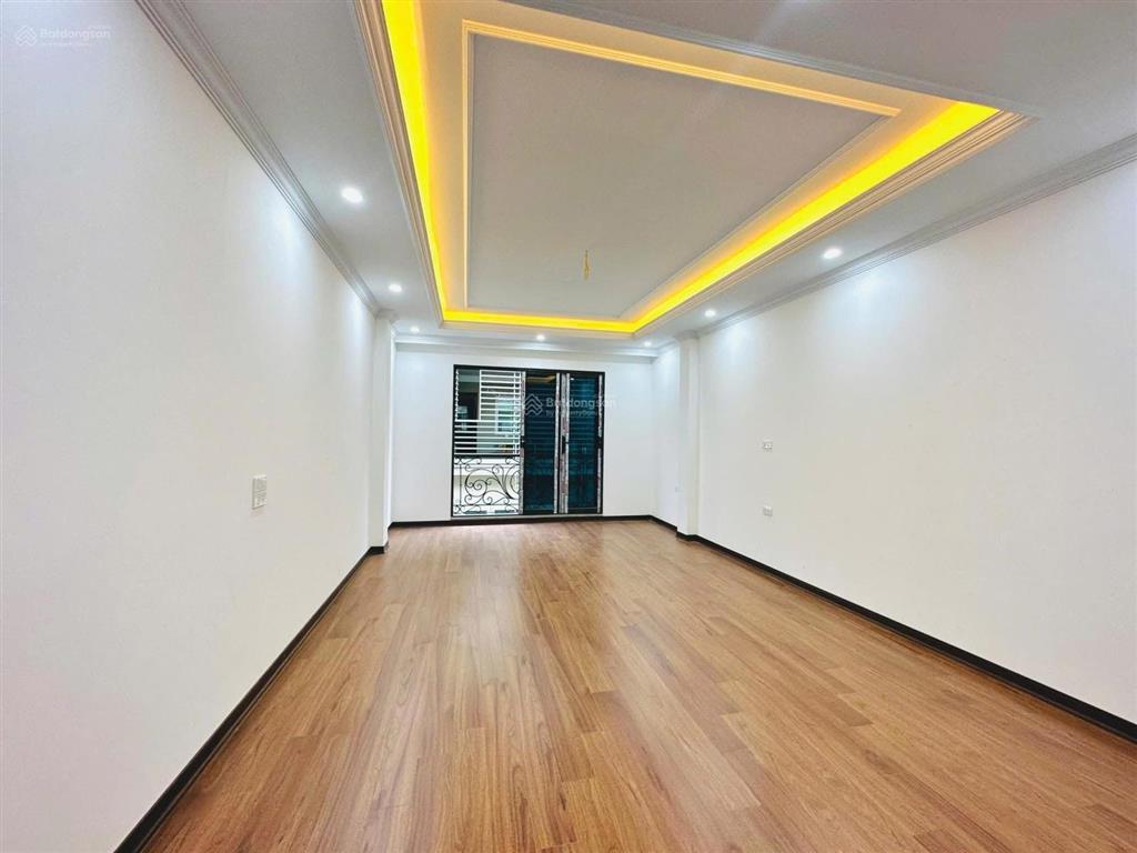 Khu hiếm nhà bán,mặt phố khu cầu giấy, kd đỉnh cao, 40m2x5t, vỉa hè, 2 thoáng, chỉ nhỉnh 20 tỷ