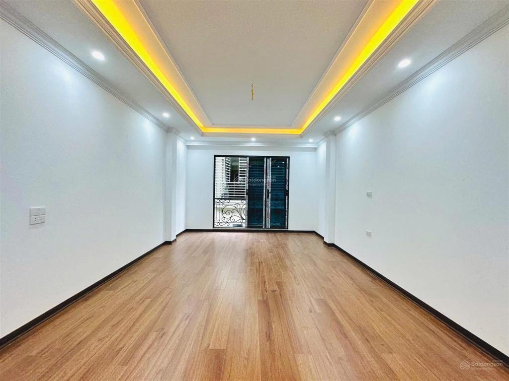 Khu hiếm nhà bán,mặt phố khu cầu giấy, kd đỉnh cao, 40m2x5t, vỉa hè, 2 thoáng, chỉ nhỉnh 20 tỷ