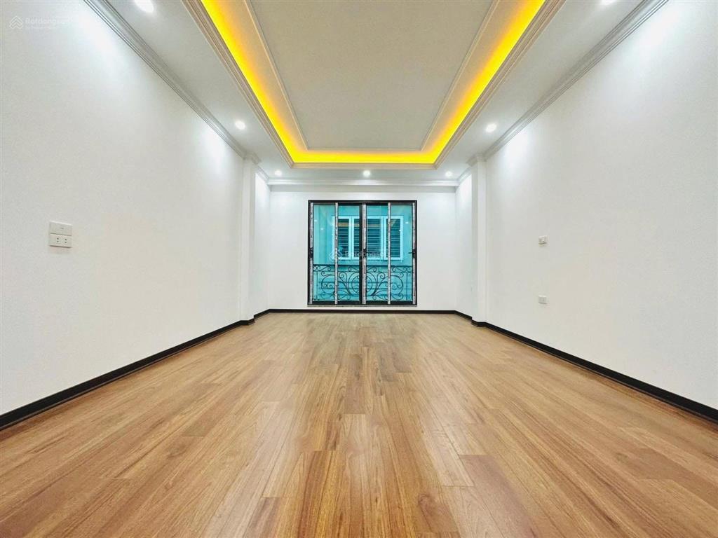 Khu hiếm nhà bán,mặt phố khu cầu giấy, kd đỉnh cao, 40m2x5t, vỉa hè, 2 thoáng, chỉ nhỉnh 20 tỷ