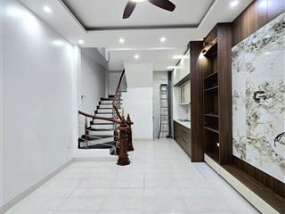Bán nhà hồ tùng mậu, 8 tỷ, 31m2 5t, vị trí gần trường, chợ nguyễn đổng chi.