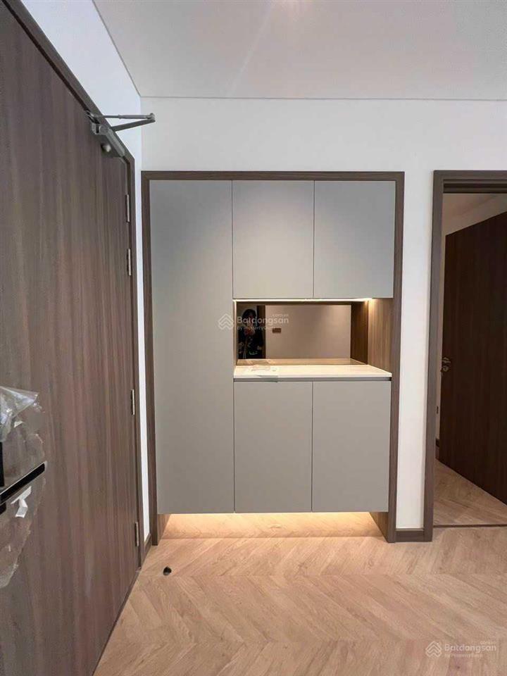 Chính chủ bán căn hộ 3 phòng ngủ tầng đẹp, view trọn hồ tây tòa n01.t7, giá tốt nhất thị trường