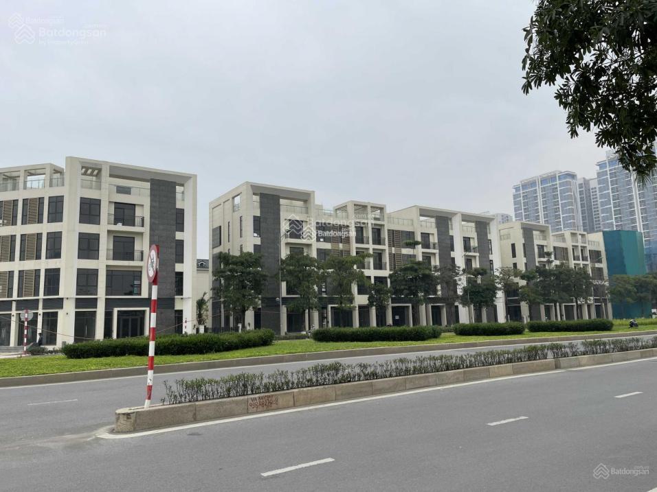 Chuyên cho thuê shophouse mặt phố nguyễn văn huyên, mặt đường 40m dự án starlake, vị trí đắc địa