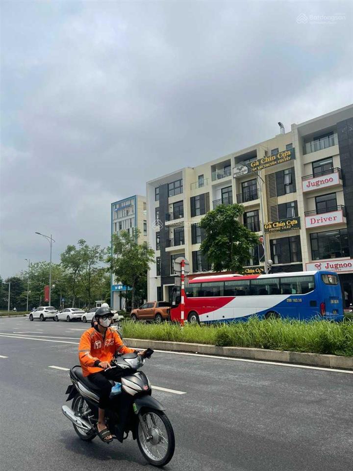 Chuyên cho thuê shophouse mặt phố nguyễn văn huyên, mặt đường 40m dự án starlake, vị trí đắc địa