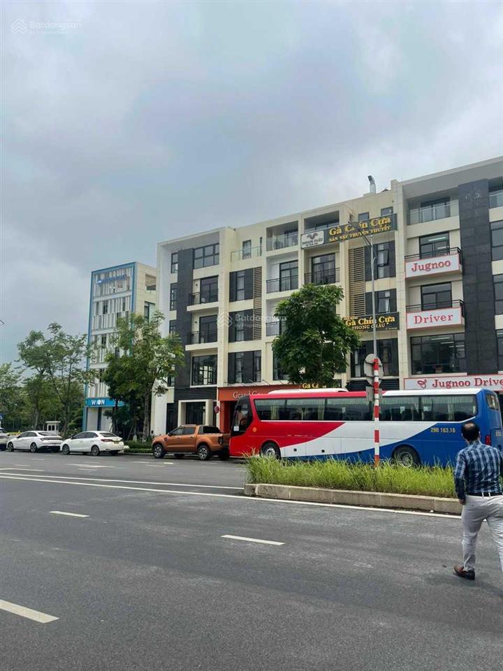 Chuyên cho thuê shophouse mặt phố nguyễn văn huyên, mặt đường 40m dự án starlake, vị trí đắc địa