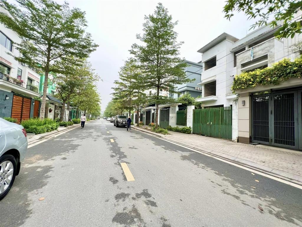 Bán biệt thự ngoại giao đoàn  tây hồ tây, dt 216m2 đến 430m2, vị trí đẹp, giá tốt 0945 751 ***