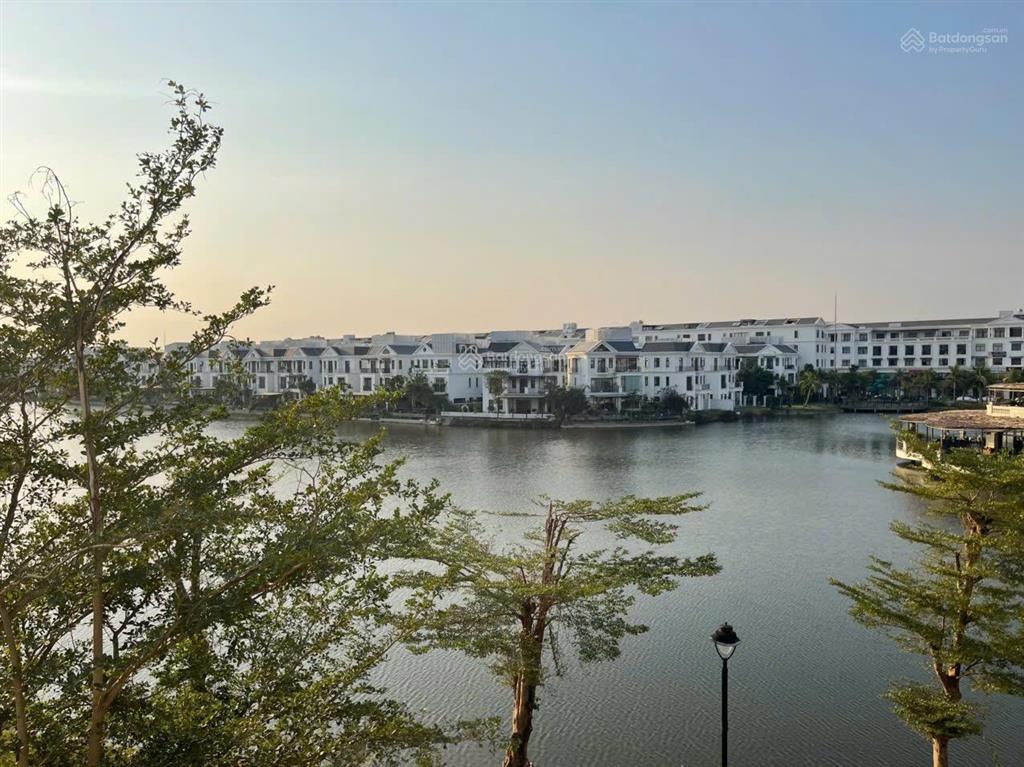 Bán gấp đơn lập mặt hồ vinhomes marina 350m2, siêu đẹp, giá 33 tỷ