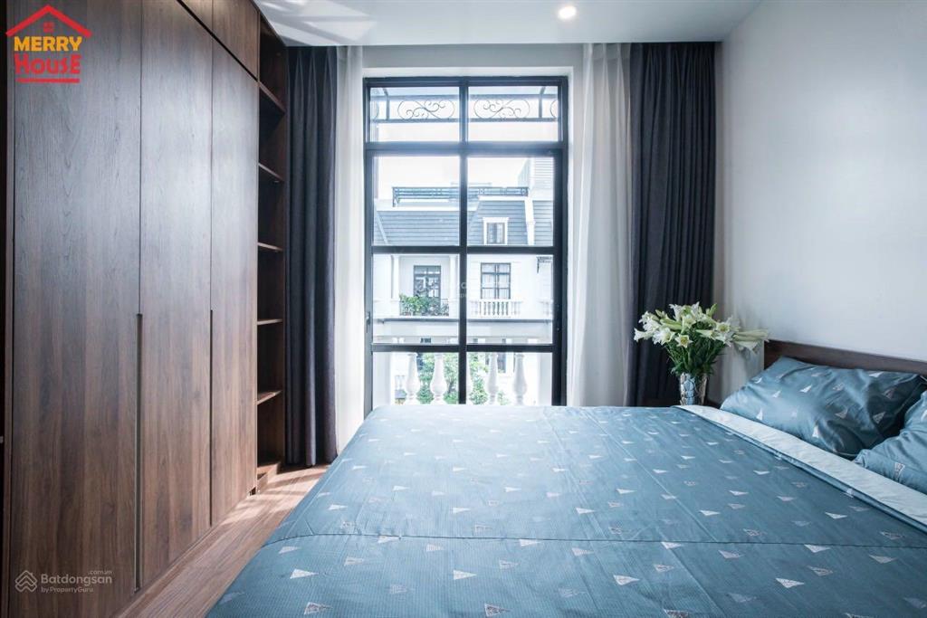 Bán manhattan cạnh vincom, 144m², thang máy, ở ngay, cực đẹp, chỉ 24,5 tỷ