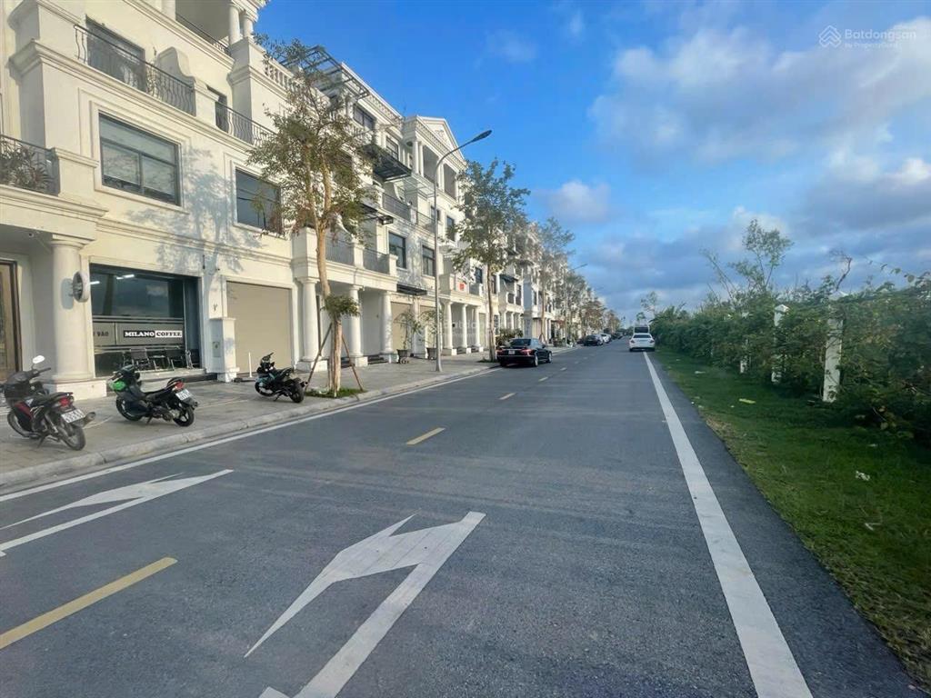 Căn góc mặt hải đăng 210m2, dòng tiền 100tr/ tháng, có giấy phòng cháy chữa cháy, chỉ 38 tỷ