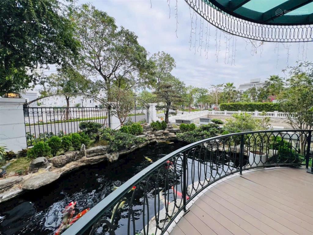 Đơn lập góc siêu phẩm đẹp nhất monaco, 433m2, full nội thất, thang máy, chỉ 60 tỷ, hồ cá koi